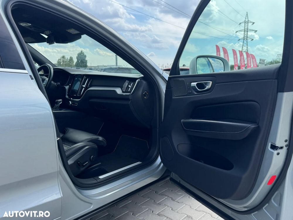 Volvo XC 60 D5 AWD R-Design - 18