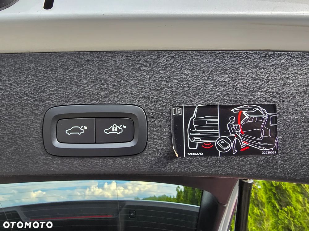 Volvo XC 40 T4 Recharge DKG Essential - 26