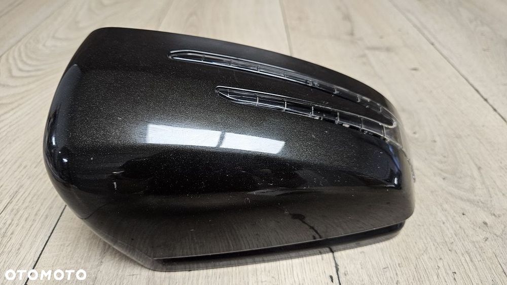 Obudowa lusterka prawa Mercedes W212 7426-500-14 - 2