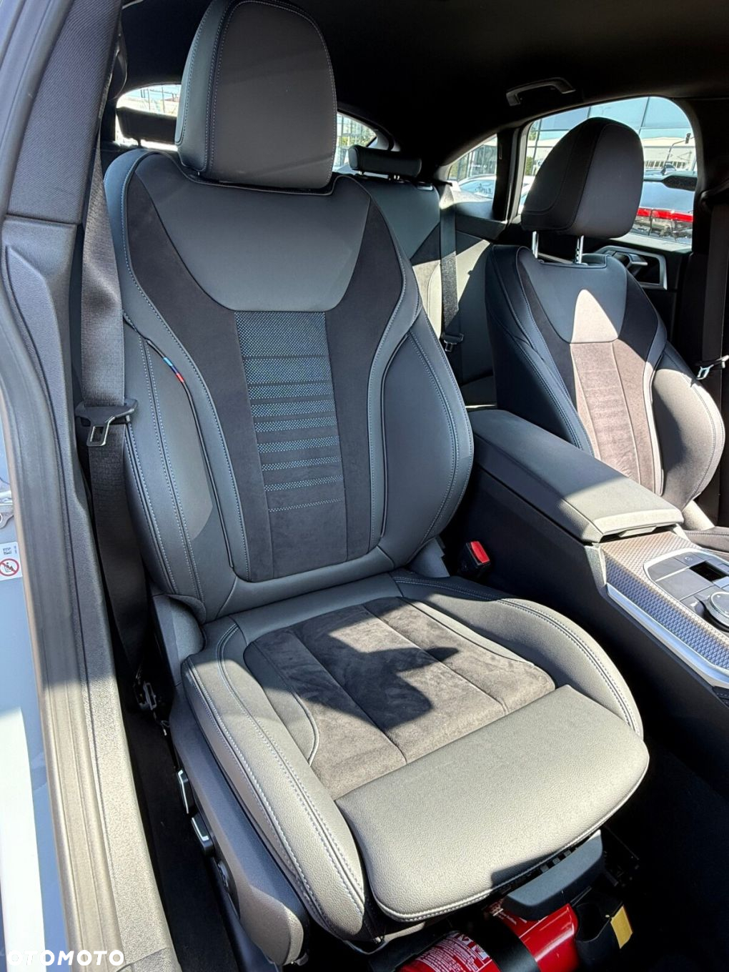 BMW i4 - 12