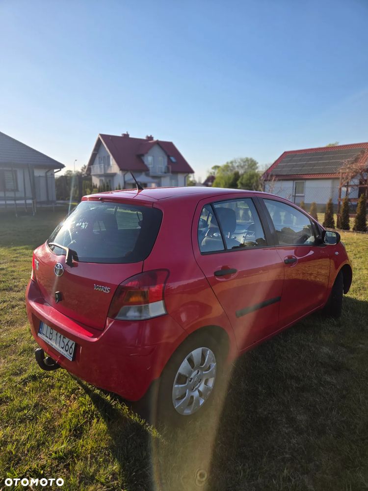 Toyota Yaris 1.3 Luna - 2