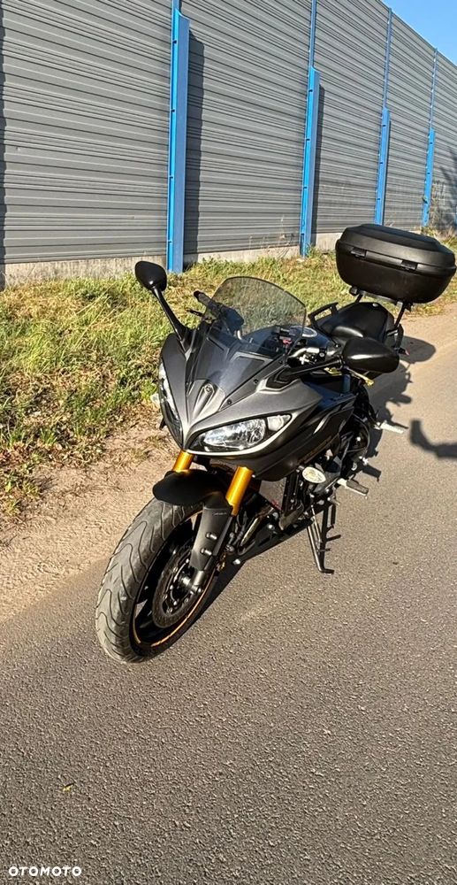 Yamaha FZ8 - 6