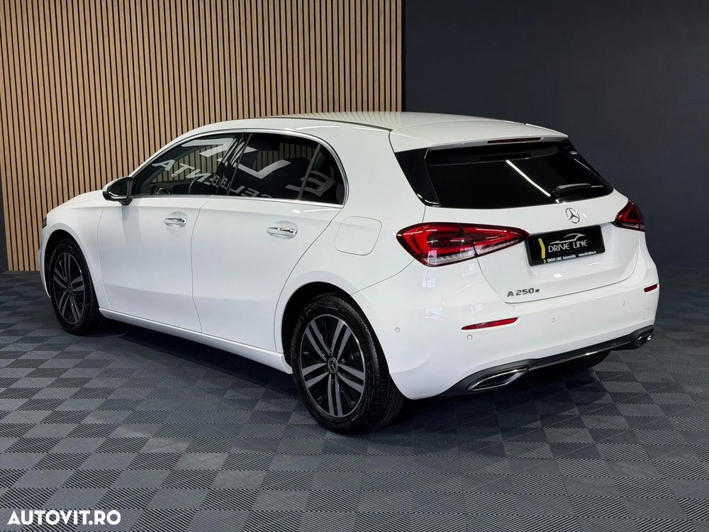 MERCEDES-BENZ A-Class 2022 — imagine 6