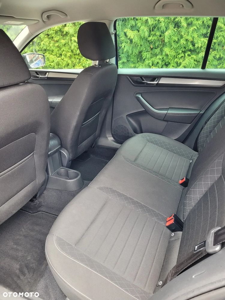 Skoda RAPID 1.0 TSI Style - 12