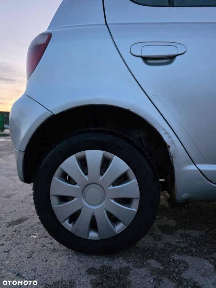 Toyota Yaris 1.0 Terra - 5