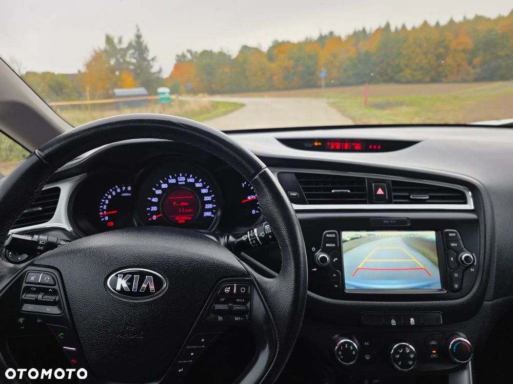 Kia Ceed - 11