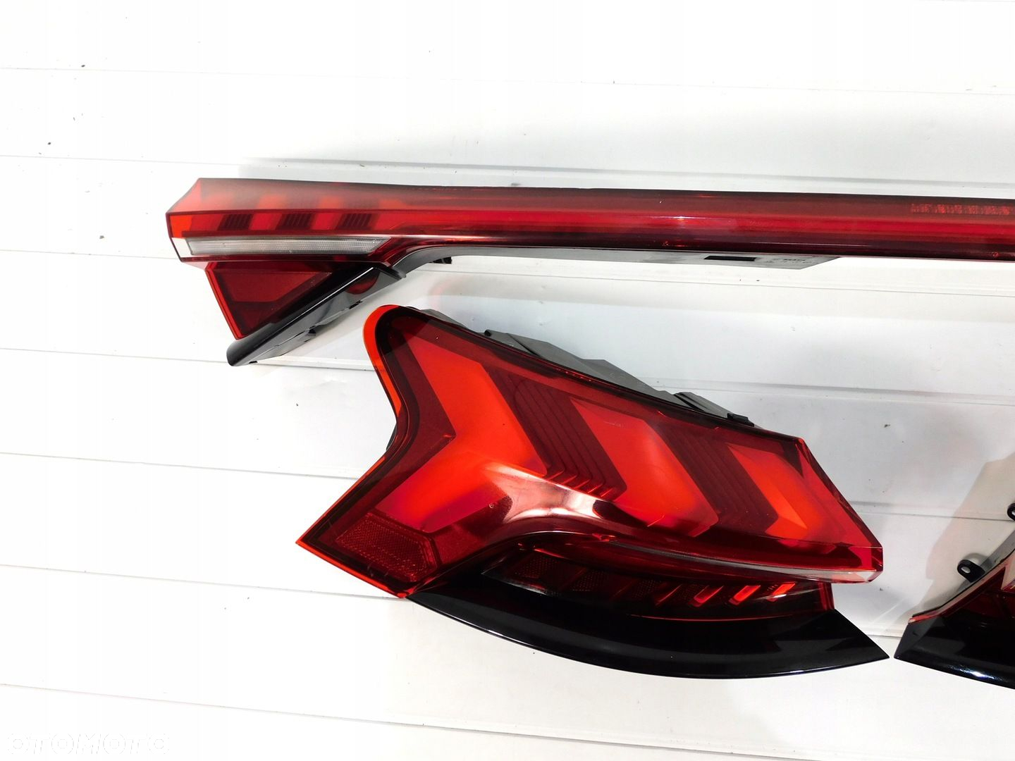 AUDI E TRON GT RS 4J3 LAMPY TYŁ PRAWA LEWA BLENDA - 11