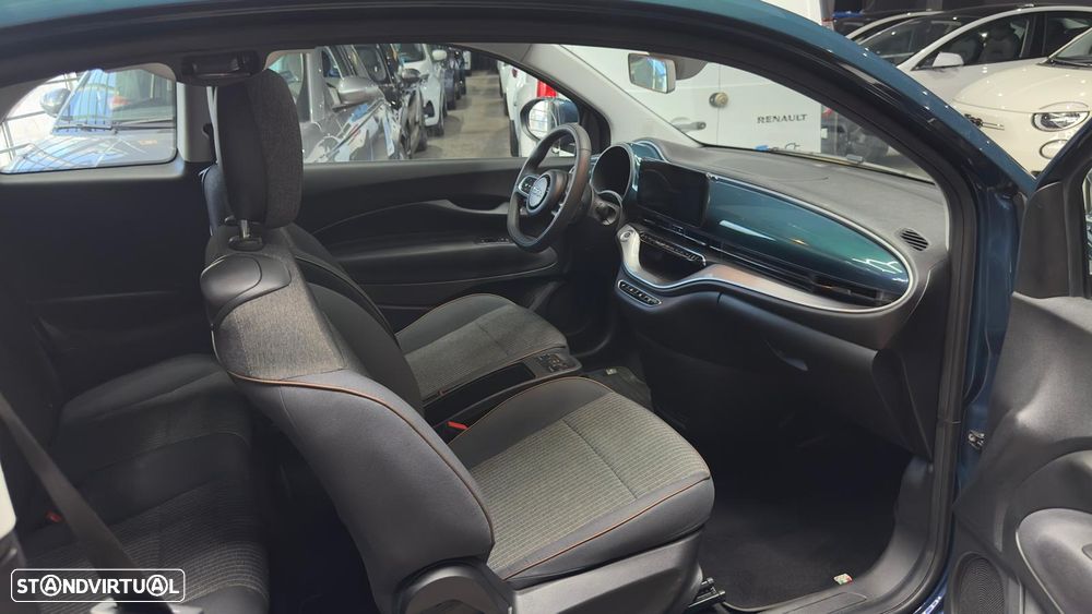 Fiat 500e 3 + 1 42kWh Icon - 29