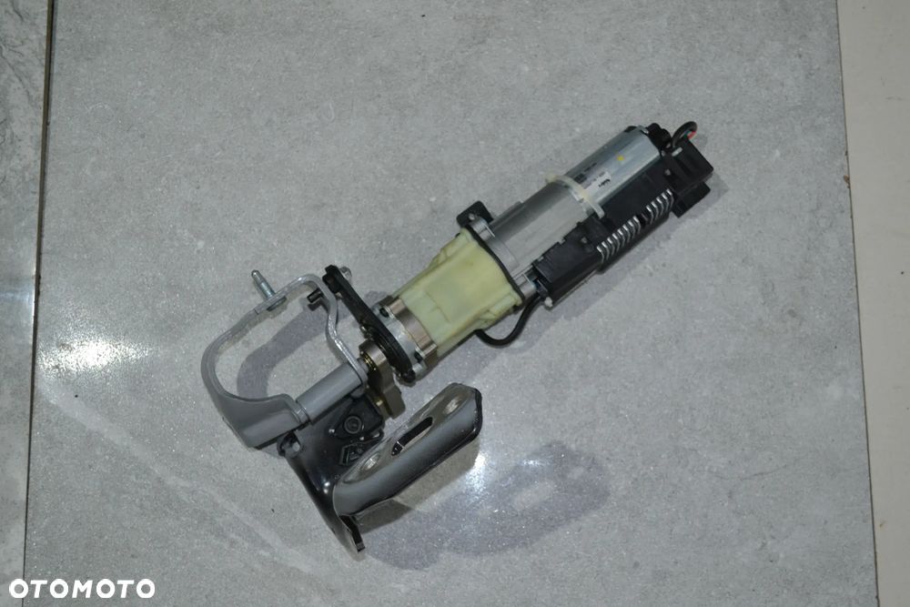 AUDI A4 B8 A6 C6 KOMBI SIŁOWNIK ELEKTRYCZNEJ KLAPY BAGAŻNIKA LEWY 8K9827851 4F9959945 - 1