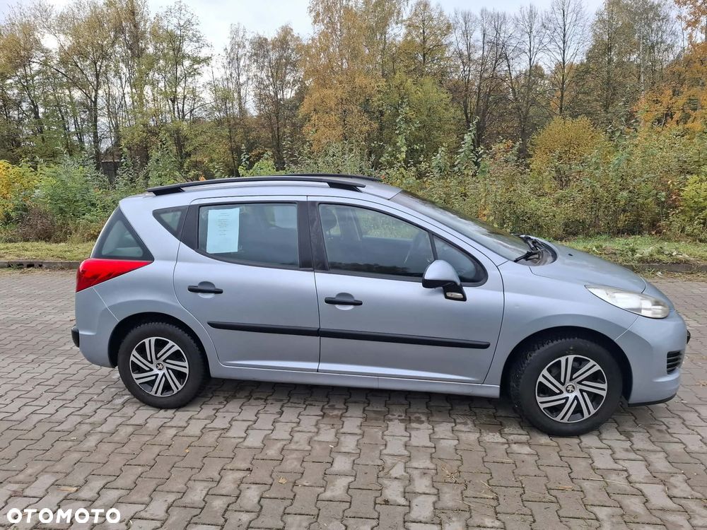 Peugeot 207 2010 photo 3