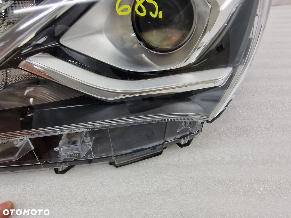 TOYOTA YARIS 3 III LIFT 17- LEWA LAMPA PRZEDNIA PRZÓD SOCZEWKA , NR AUKCJI LA685 - 7