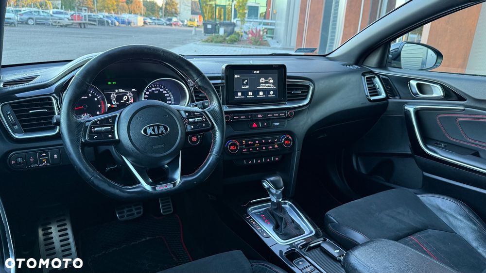 Kia ProCeed 1.6 T-GDI GT DCT - 13