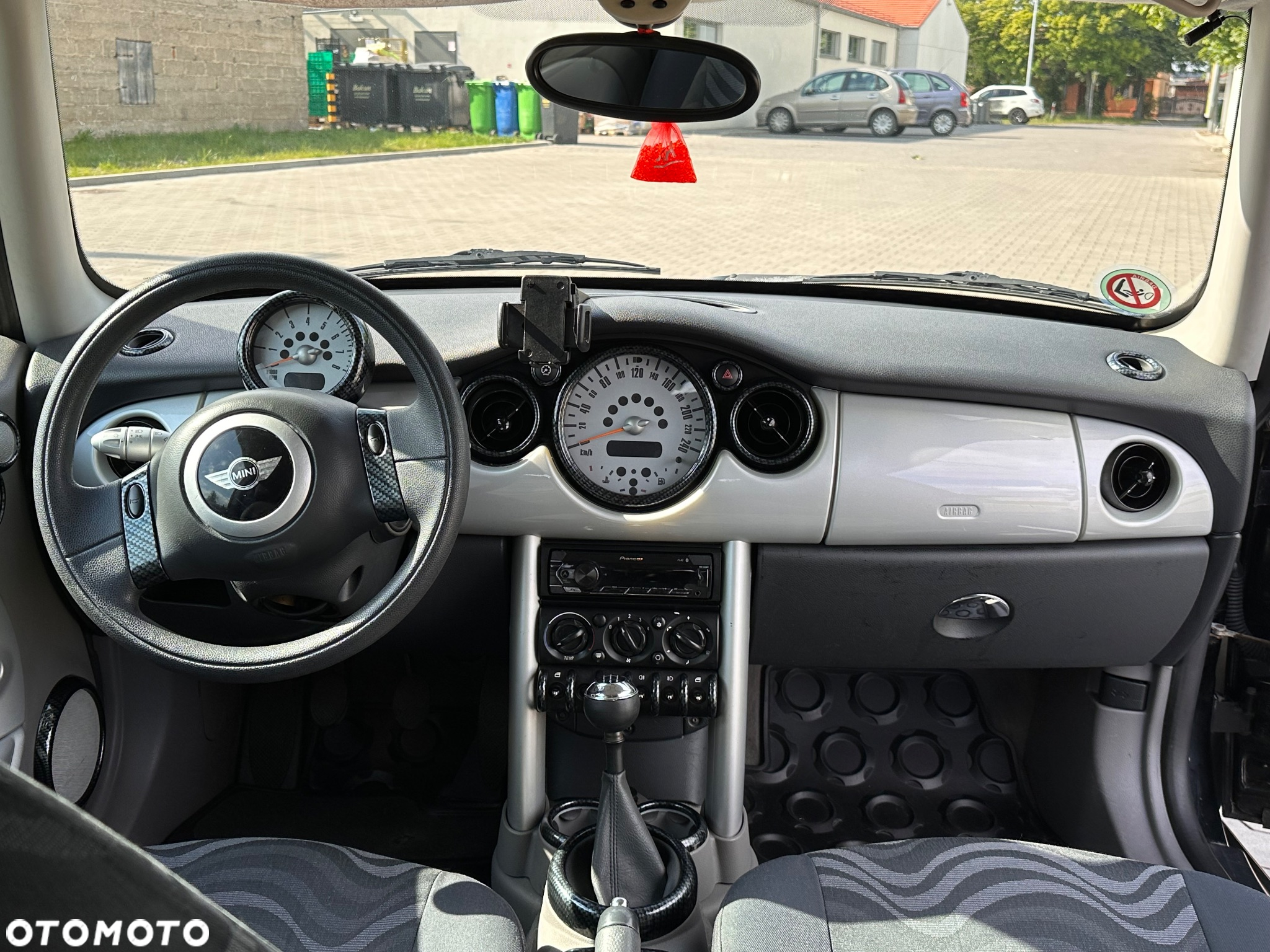 MINI ONE Standard - 8