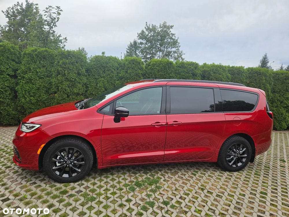 Chrysler Pacifica - 3