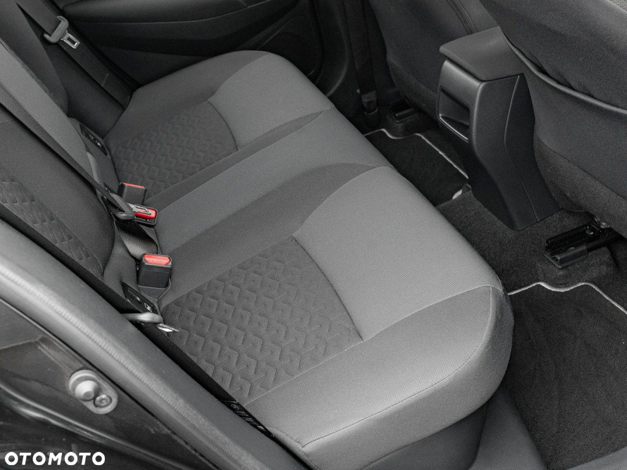 Toyota Corolla 1.8 Hybrid GPF Comfort - 31