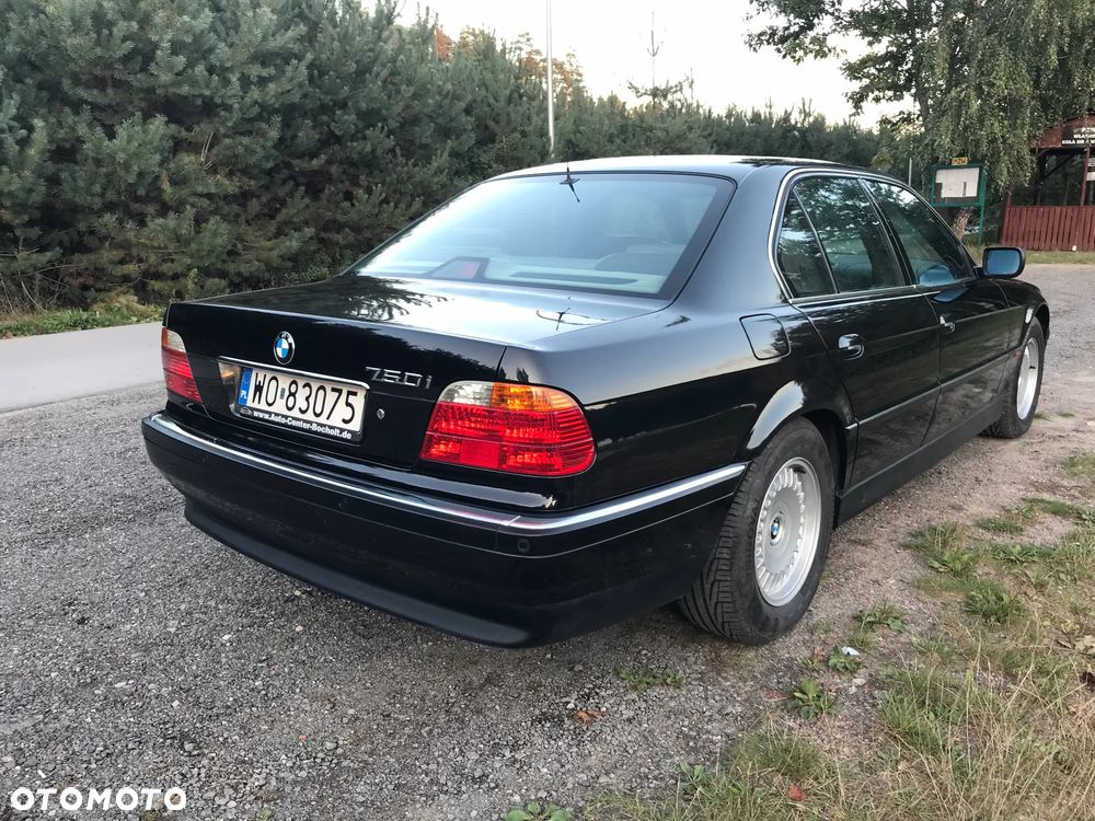 BMW Seria 7 750i - 7