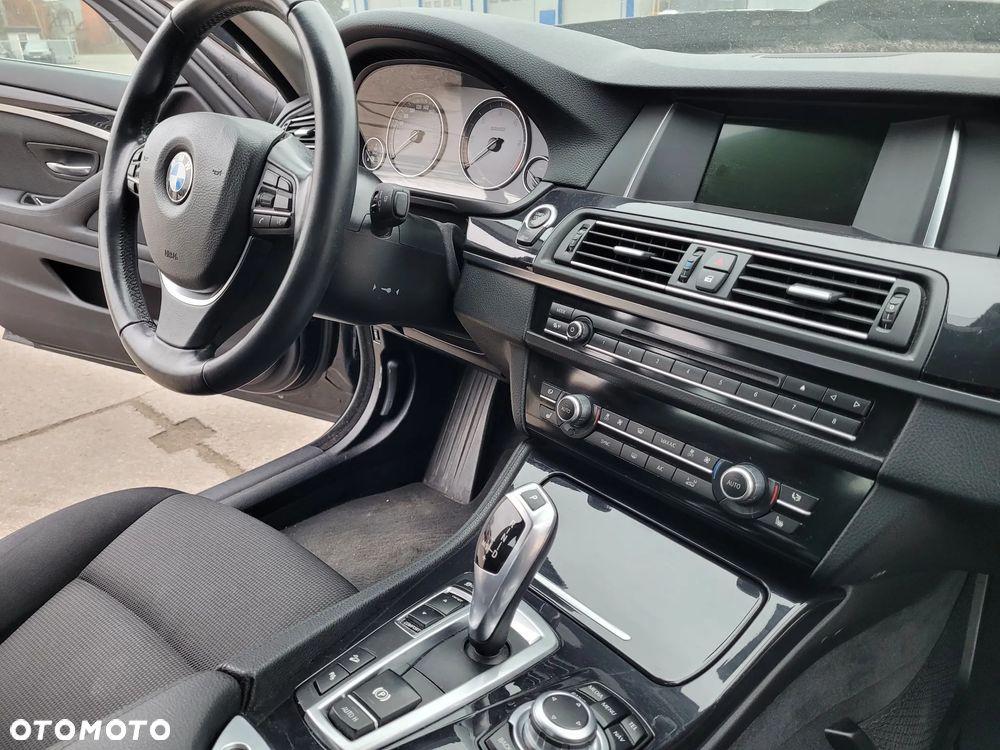 BMW Seria 5 525d xDrive Luxury Line - 8