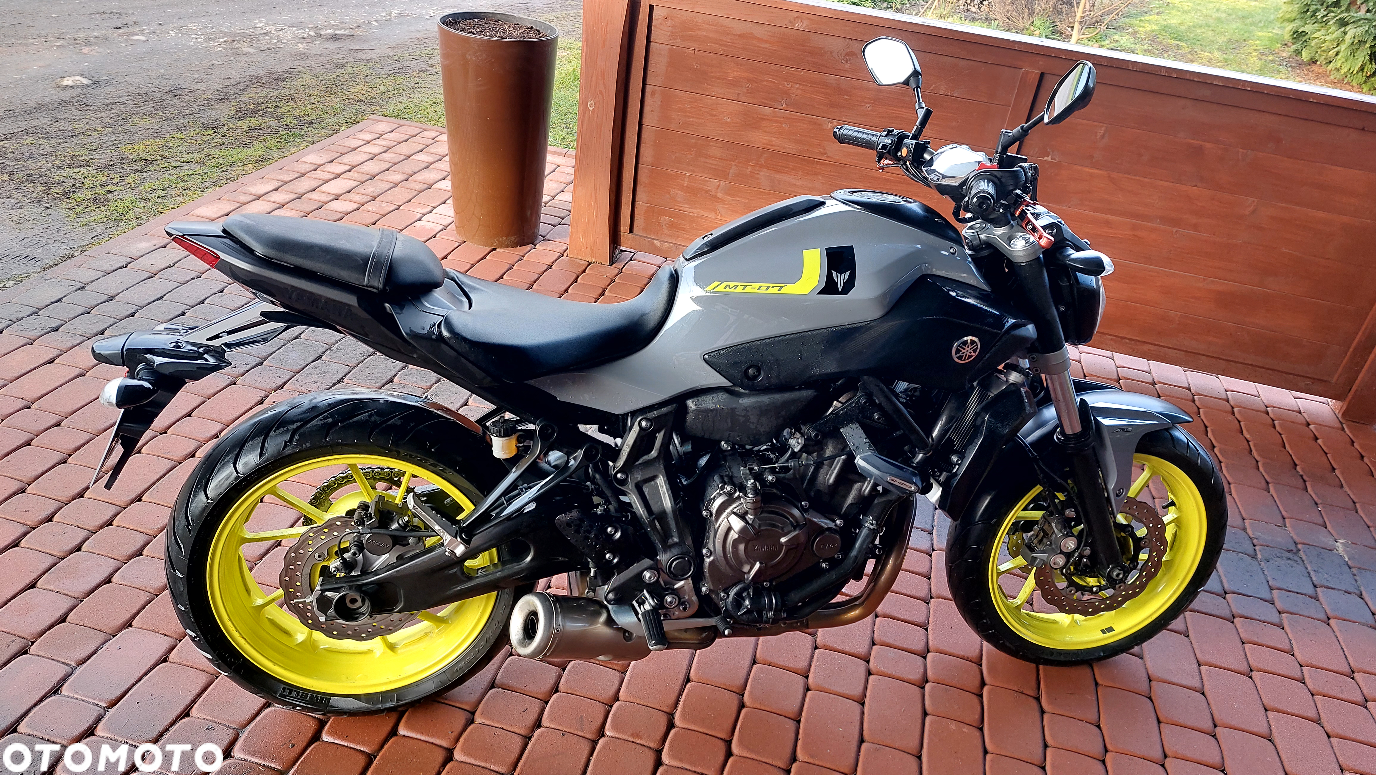 Yamaha MT - 6