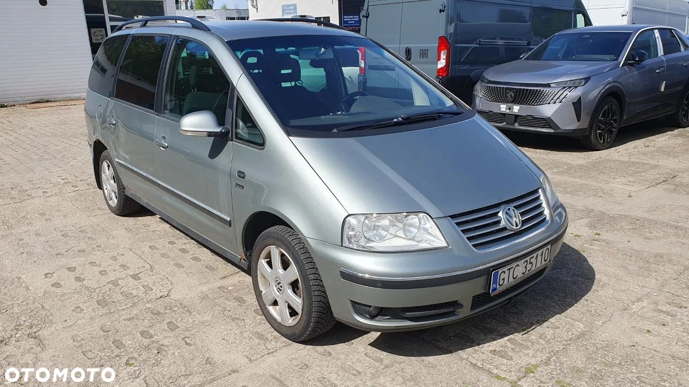 Volkswagen Sharan 1.9 TDI Highline - 1