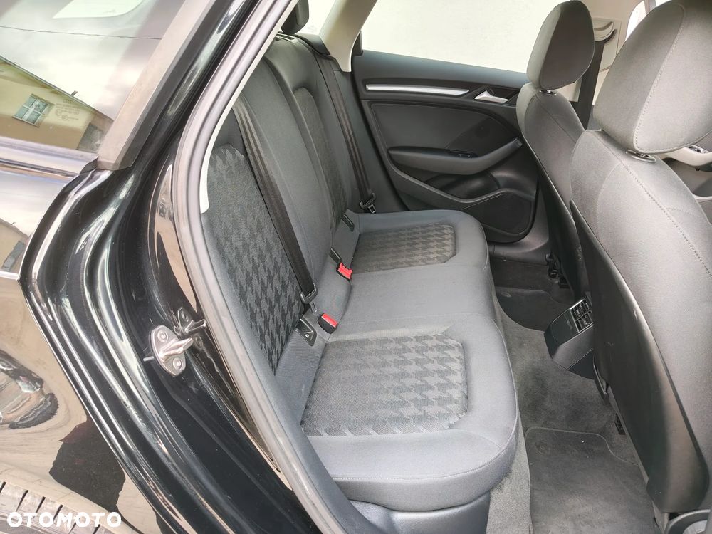 Audi A3 Sportback 1.4 TFSI S tronic Ambiente - 22