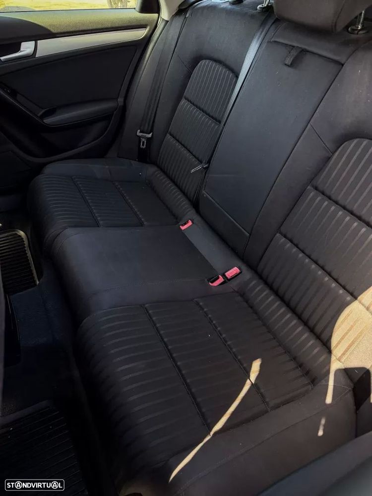 Audi A4 Avant 2.0 TDI Advance - 12