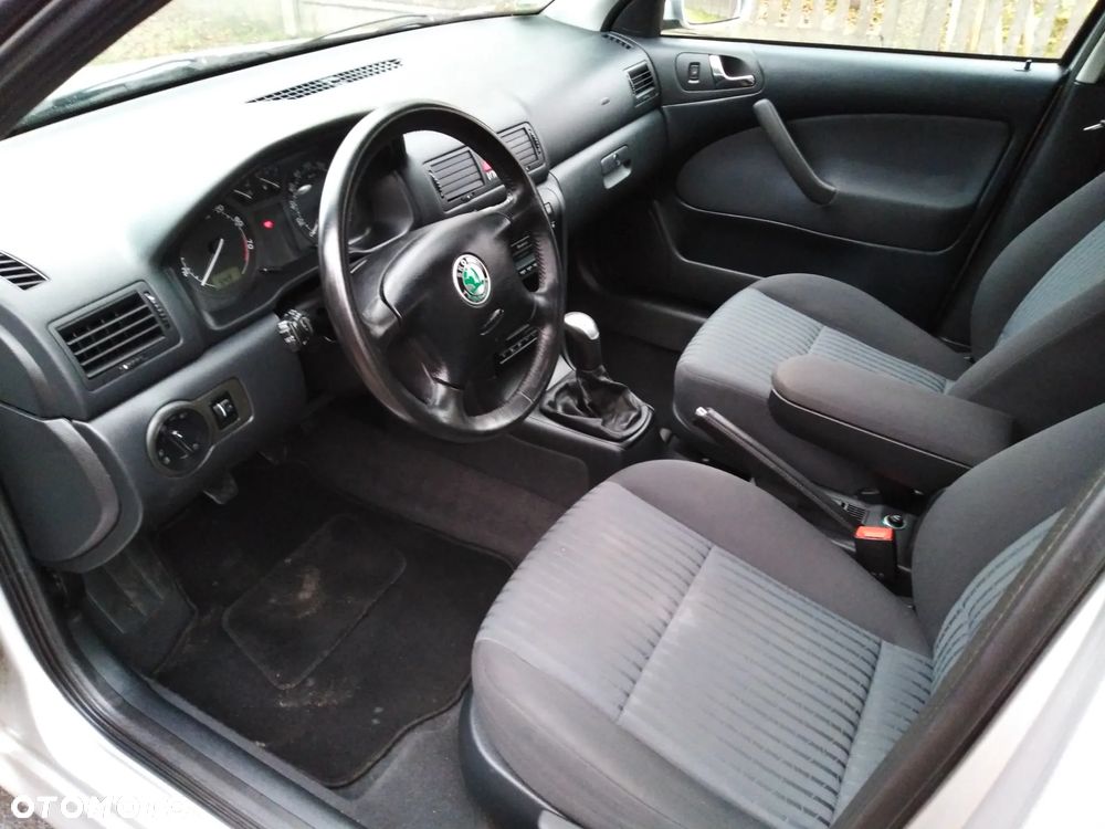 Skoda Octavia 2.0 Combi Ambiente 4x4 - 20