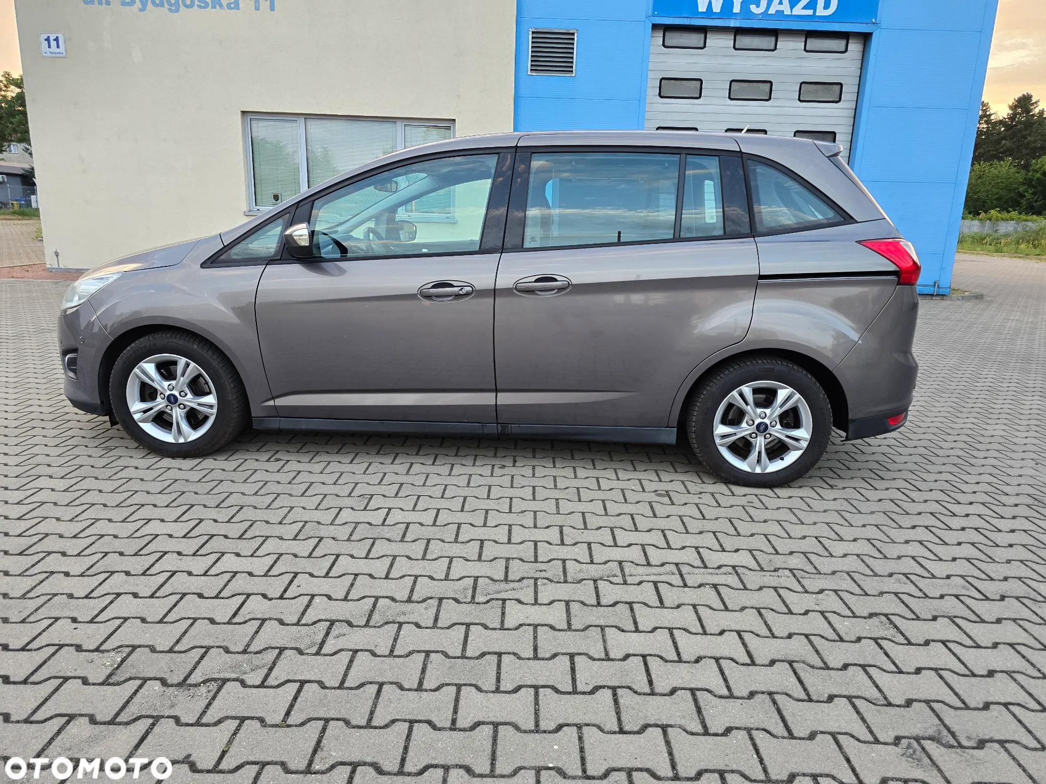 Ford Grand C-MAX 2.0 TDCi Titanium - 11