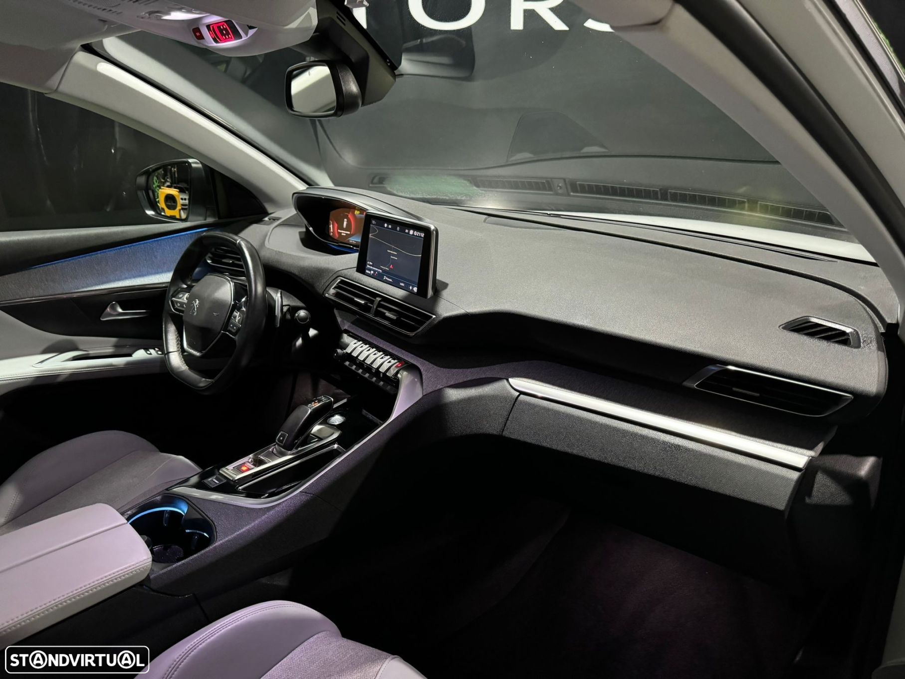Peugeot 5008 1.5 BlueHDi Allure EAT8 - 38