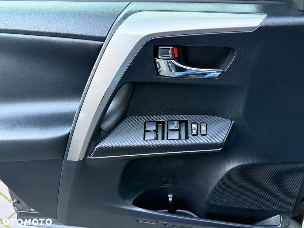 Toyota RAV4 2.0 D-4D Premium - 14