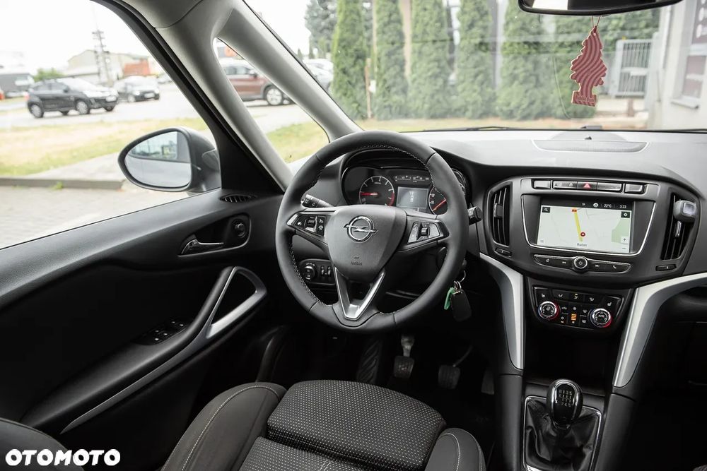 Opel Zafira 1.6 T Plus S&S - 23