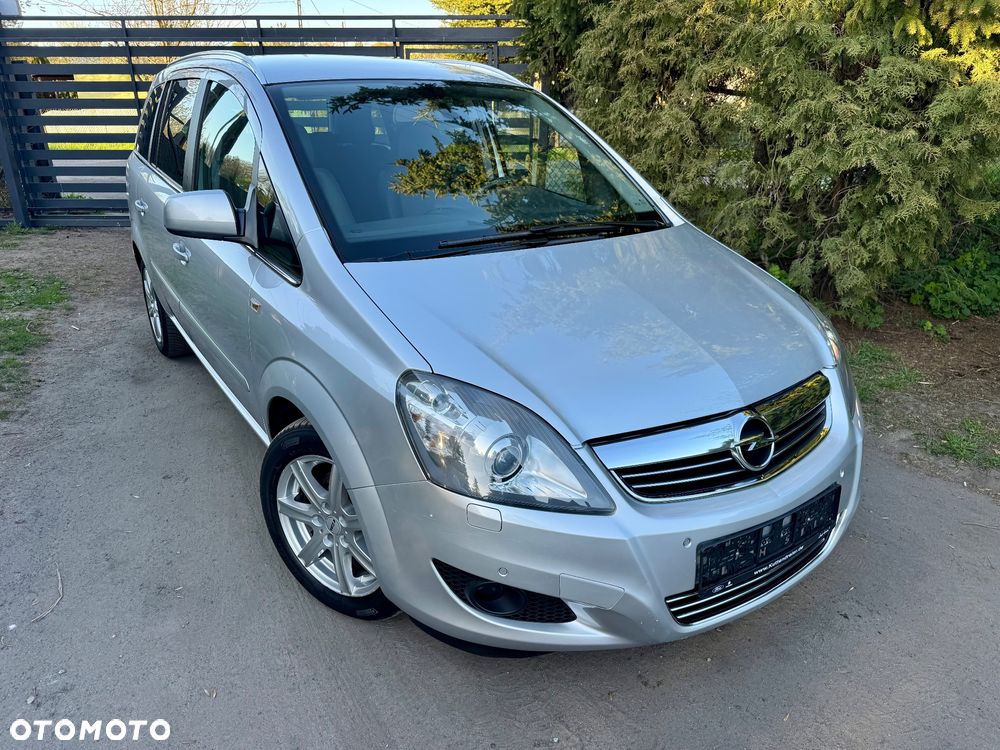 Opel Zafira 1.8 Family Plus - 1