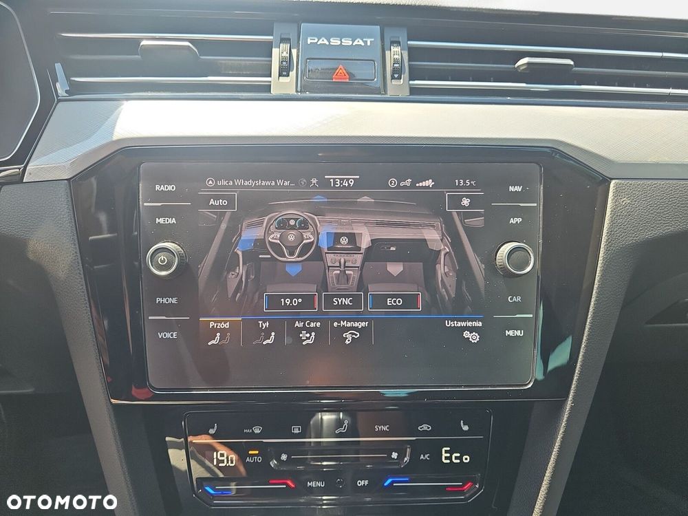 Volkswagen Passat - 36
