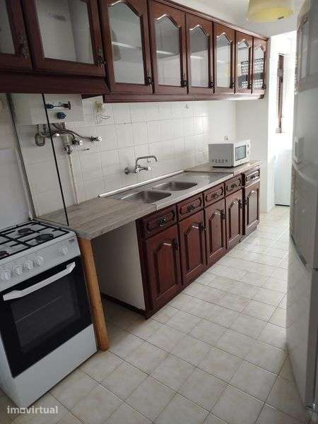 Apartamento T2 com lugar de garagem e varandas - Grande imagem: 3/7