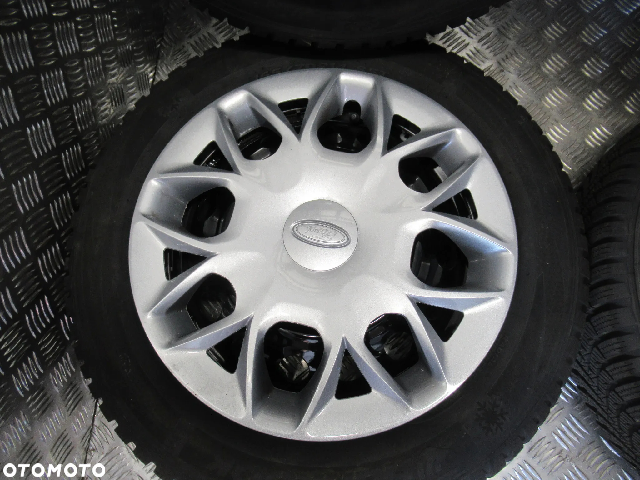 Koła Ford Fiesta Ka 5,5Jx14 et37,5 4x108 zima 8,5mm CZUJNIKI JAK NOWE - 5