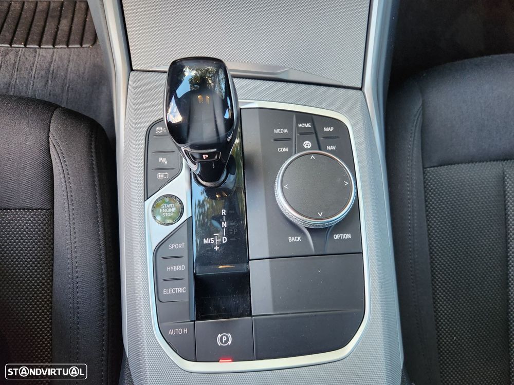 BMW 330 e Auto - 29
