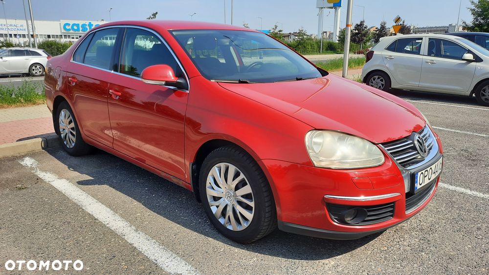 Volkswagen Jetta - 4