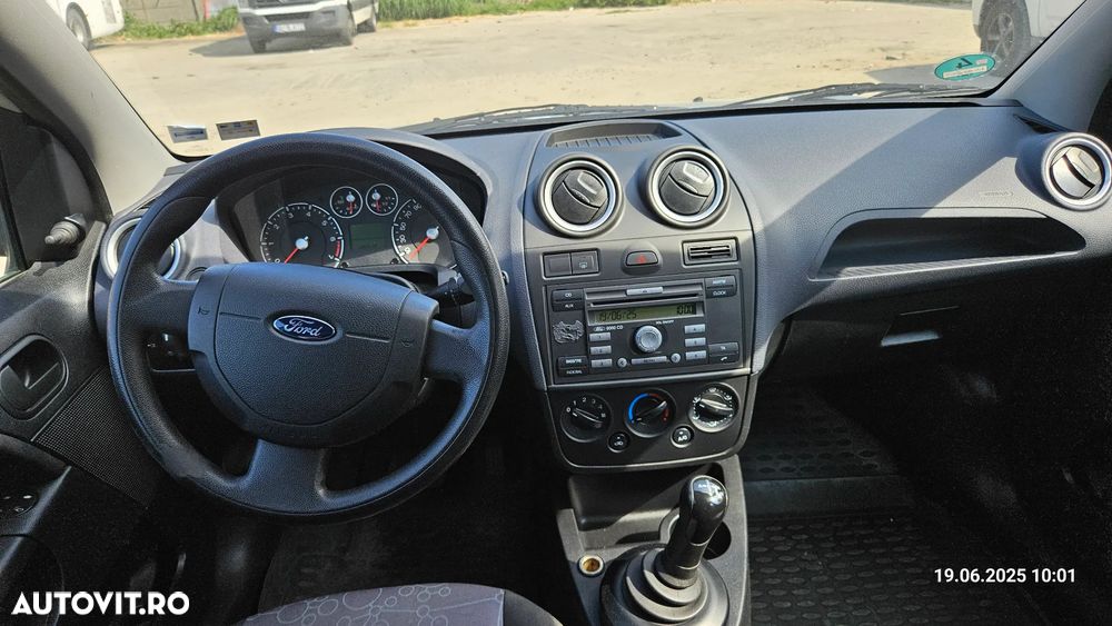 Ford Fiesta - 11