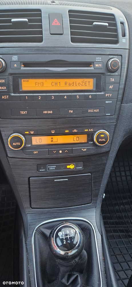 Toyota Avensis - 13