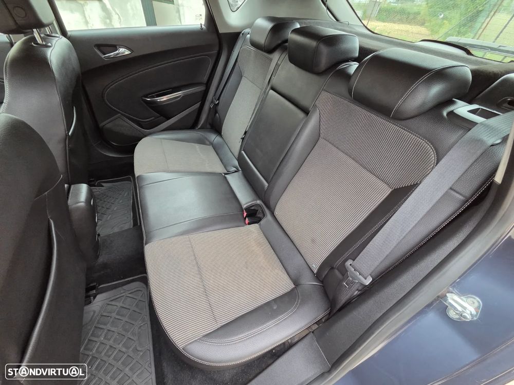 Opel Astra 1.7 CDTI Cosmo - 10