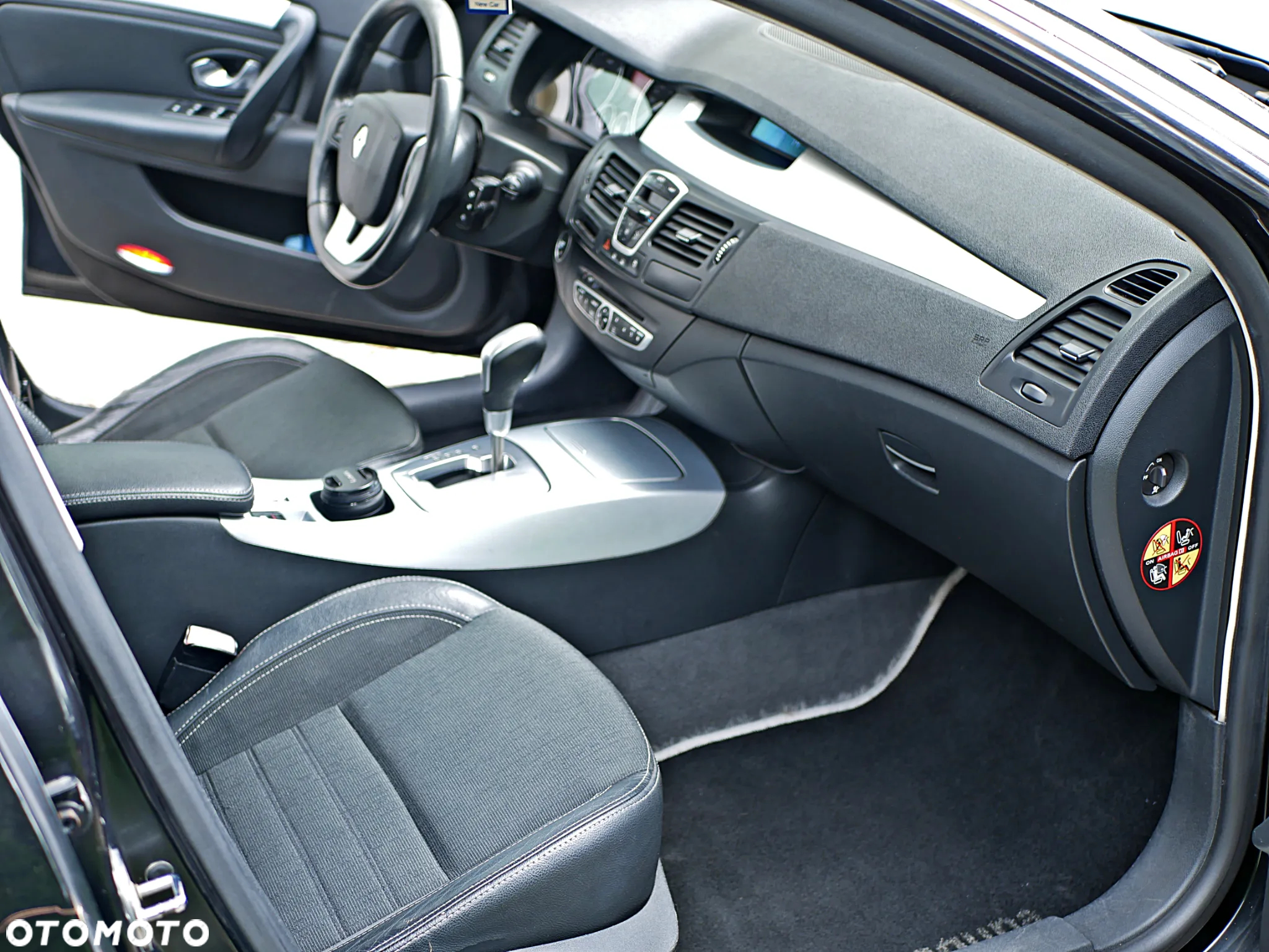 Renault Laguna Grandtour 2.0 dCi FAP Dynamique - 24