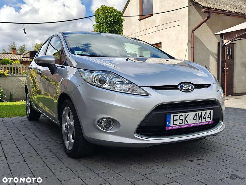 Ford Fiesta 2011 photo 3