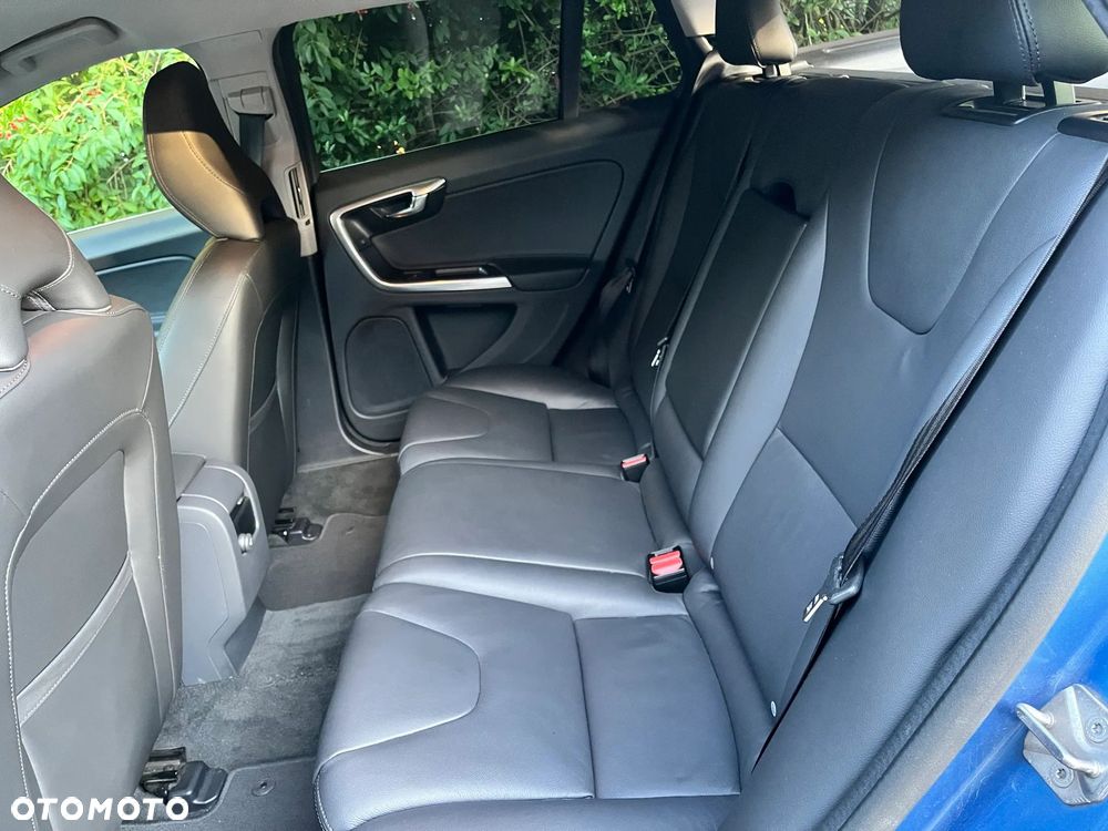 Volvo V60 T3 Drive-E Summum - 14