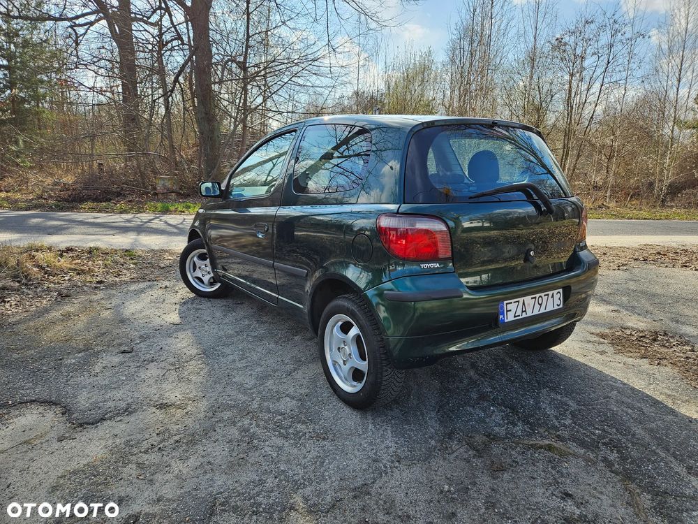 Toyota Yaris 1.0 Base - 5