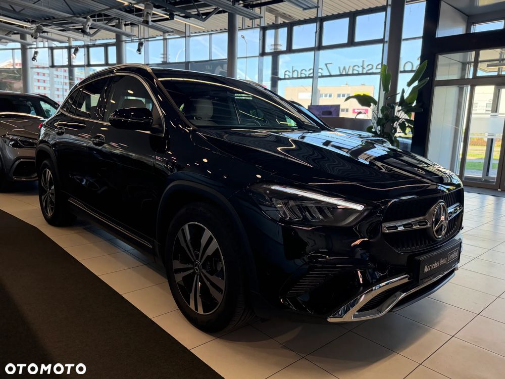 Mercedes-Benz GLA 200 Progressive - 12