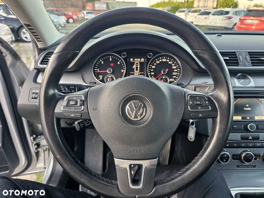 Volkswagen Passat - 23