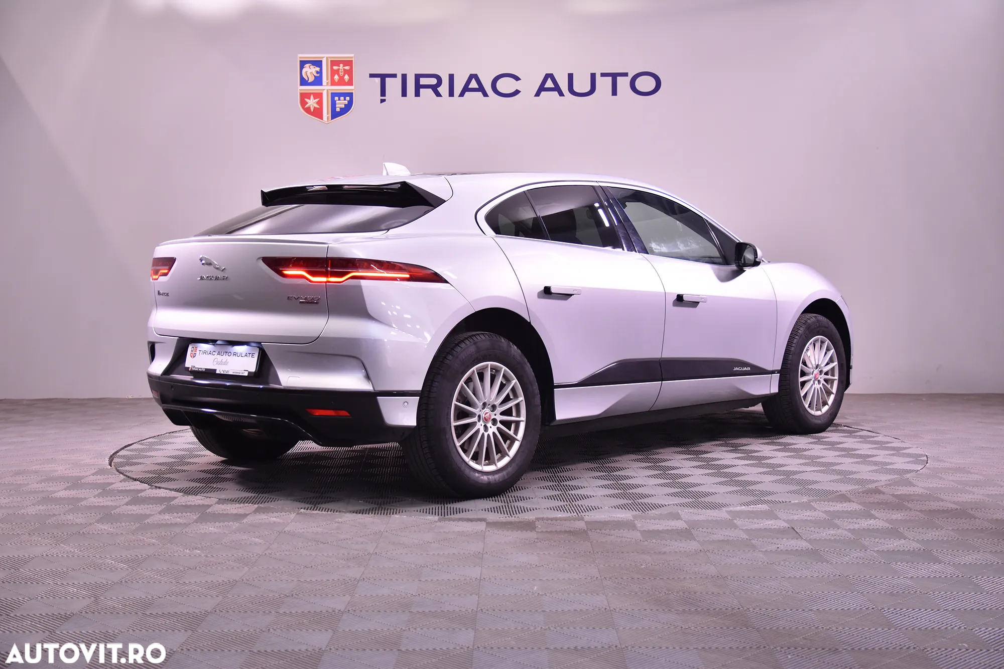 Jaguar I-Pace - 5