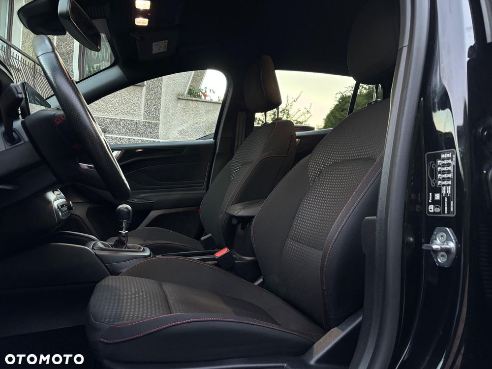 Ford Focus 1.5 EcoBlue Start-Stopp-System ST-LINE - 22