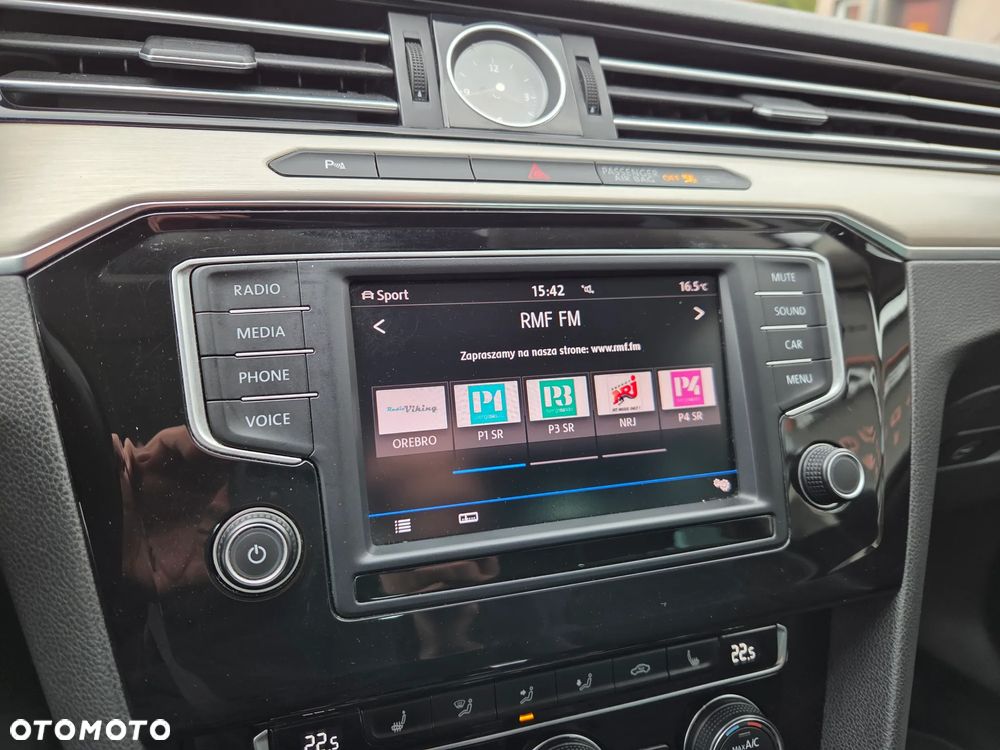 Volkswagen Passat 2.0 TDI SCR 4Mot DSG Comfortline - 20