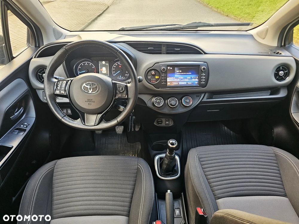 Toyota Yaris 1.5 Premium - 10