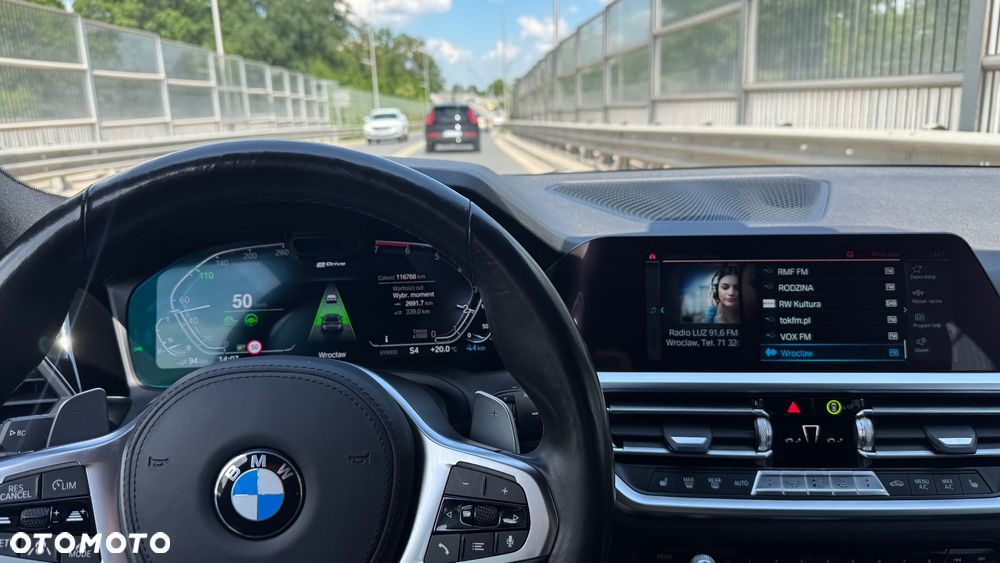 BMW Seria 3 330e M Sport sport - 12